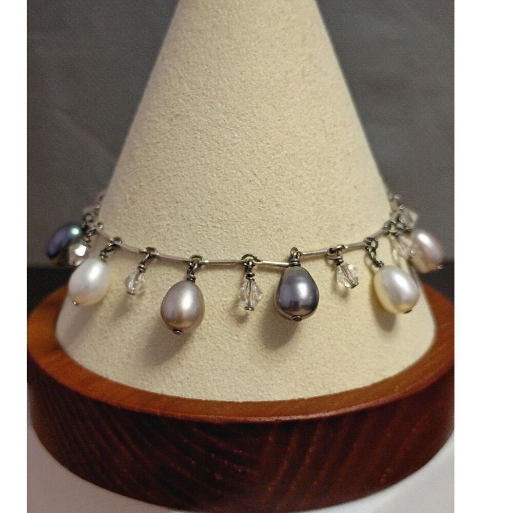 Vintage Pearl Dangle Bracelet with a Silver Toned Chain and Multi-Colored Pearls